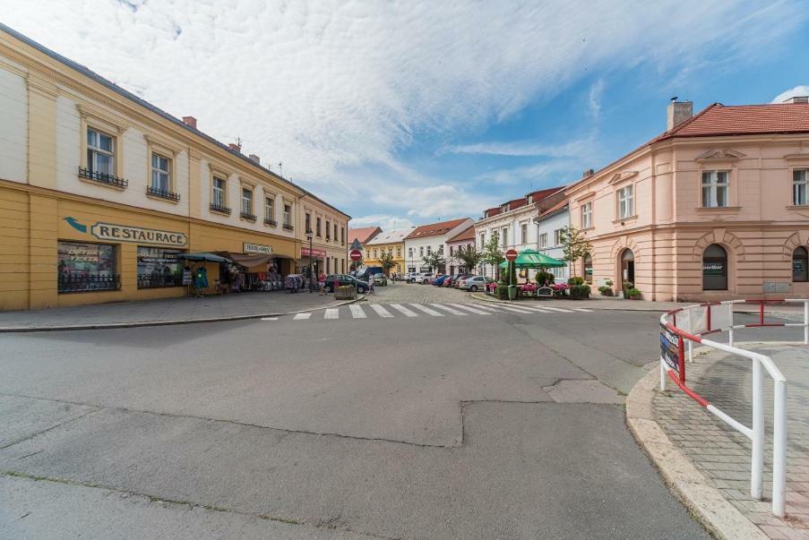 Pension U Kostela Cesky Brod Extérieur photo