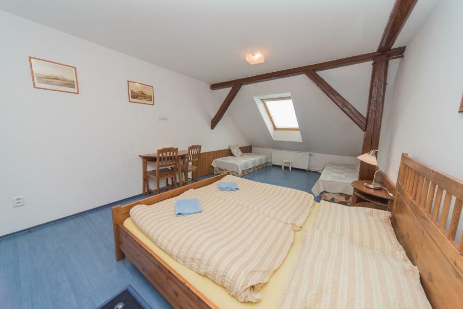 Pension U Kostela Cesky Brod Extérieur photo