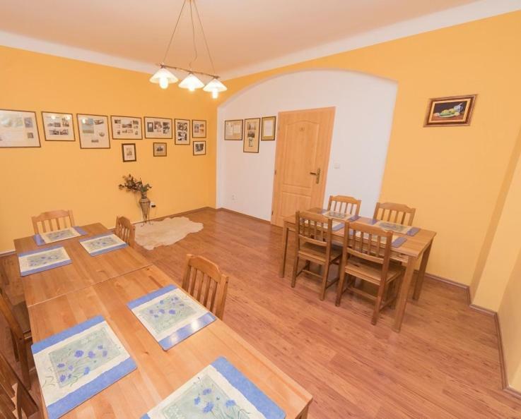 Pension U Kostela Cesky Brod Extérieur photo