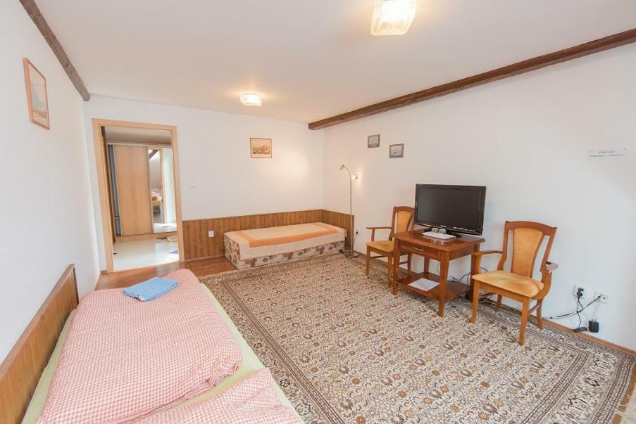 Pension U Kostela Cesky Brod Extérieur photo