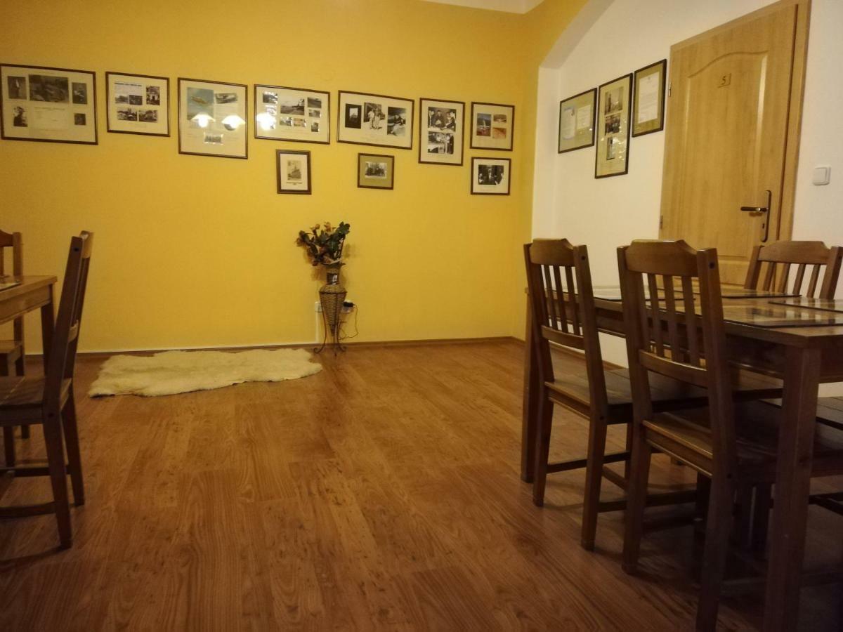 Pension U Kostela Cesky Brod Extérieur photo