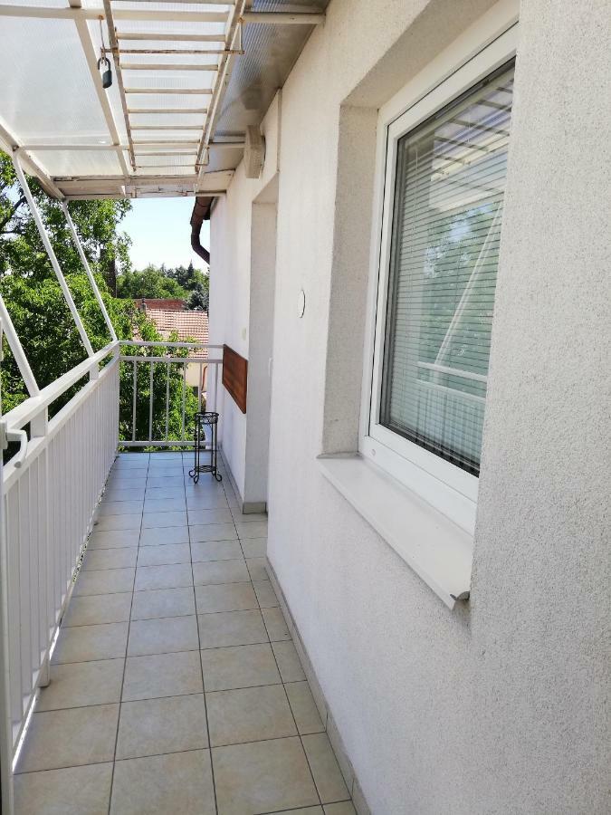 Pension U Kostela Cesky Brod Extérieur photo