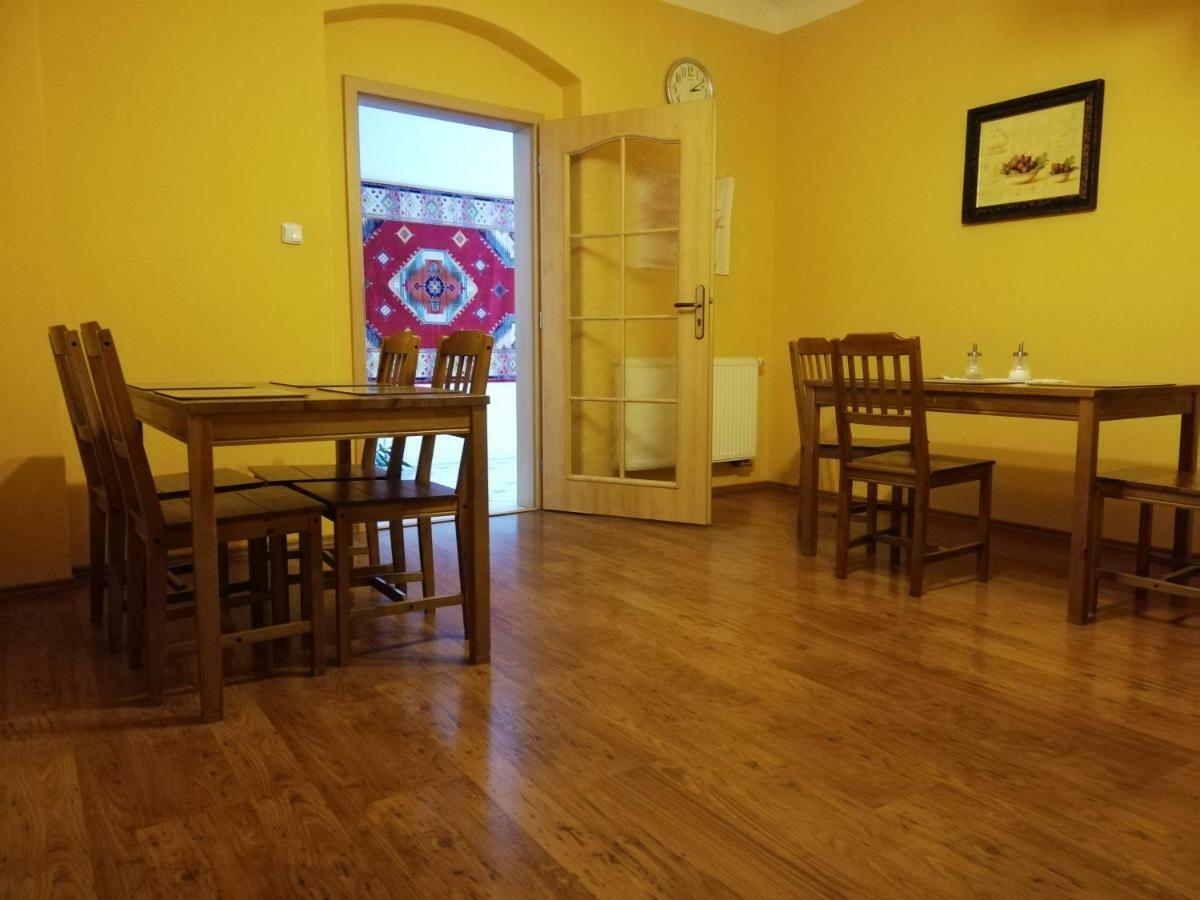 Pension U Kostela Cesky Brod Extérieur photo